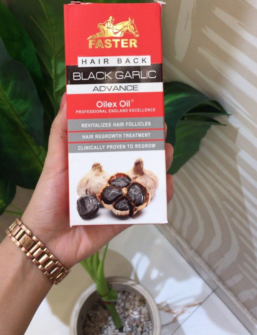 Black Garlic Oilex Oil Texture