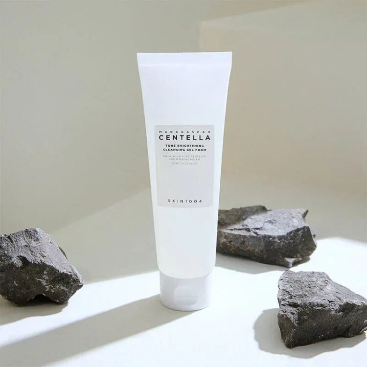 SKIN1004 Madagascar Centella Tone Brightening Cleansing Gel Foam product image